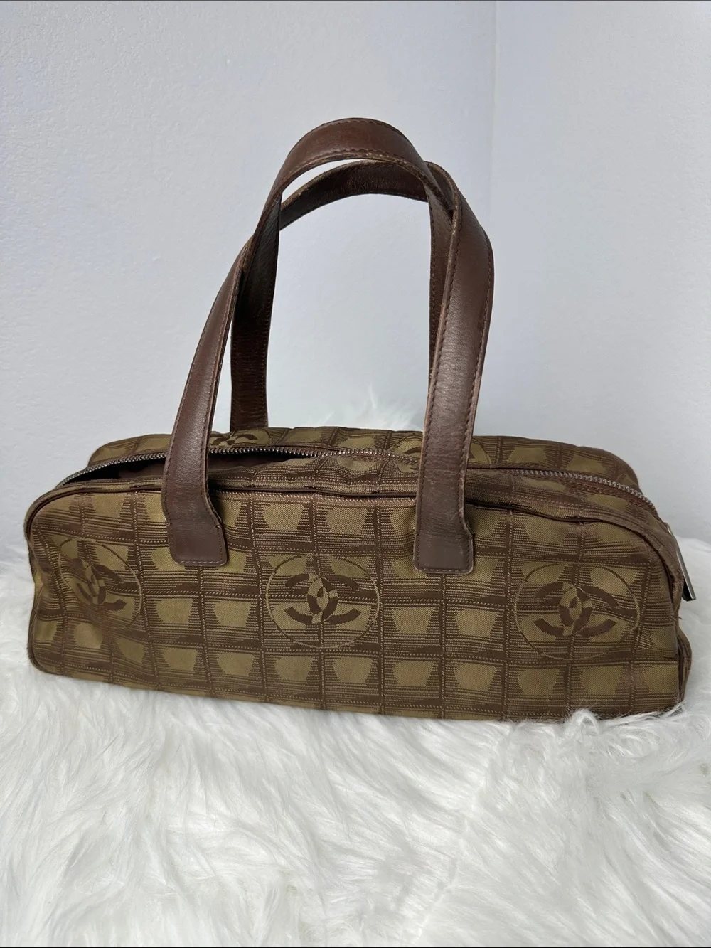 💯Authentic Vintage Chanel Travel Line Jacquard Handbag – Brown🍀